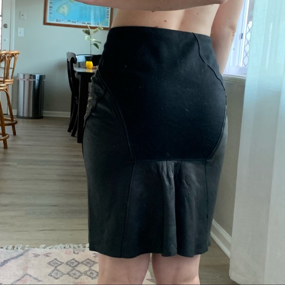 DONATED | Elie Tahari | Black Leather & Wool Skirt - Picture 6 of 7